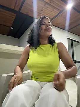 Snapshot of Brunettexio chatting on December 2024 11:06:02 PM Brunettexio online show from December 2024 11:06:02 PM