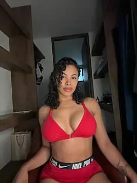 Snapshot of Brunettexio chatting on January 2025 07:47:02 PM Brunettexio online show from January 2025 07:47:02 PM