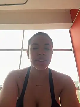 Snapshot of Brunettexio chatting on February 2025 03:21:01 PM Brunettexio online show from February 2025 03:21:01 PM