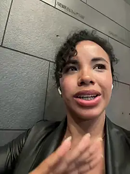 Snapshot of Brunettexio chatting on March 2025 08:10:01 AM Brunettexio online show from March 2025 08:10:01 AM