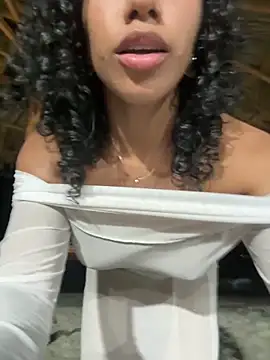 Snapshot of Brunettexio chatting on March 2025 01:13:01 AM Brunettexio online show from March 2025 01:13:01 AM