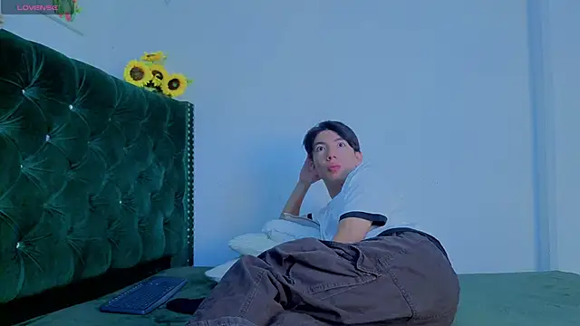 Levii Ackermann online show from March 2026 02:21:01 PM