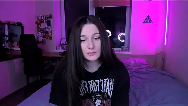 nostripchat online show from November 2025 04:00:02 PM