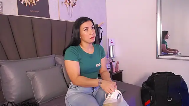 Snapshot of Sofi_Perez_ chatting on May 2026 11:27:01 AM Sofi Perez online show from May 2026 11:27:01 AM