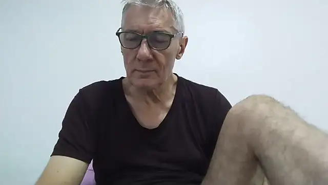Snapshot of BIGUNCUTHARDCOCK chatting on June 2026 12:01:02 AM BIGUNCUTHARDCOCK online show from June 2026 12:01:02 AM
