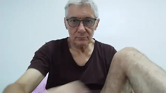 Snapshot of BIGUNCUTHARDCOCK chatting on June 2026 12:05:01 AM BIGUNCUTHARDCOCK online show from June 2026 12:05:01 AM