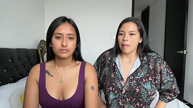 2SummerLove1 online show from February 2025 08:10:01 PM