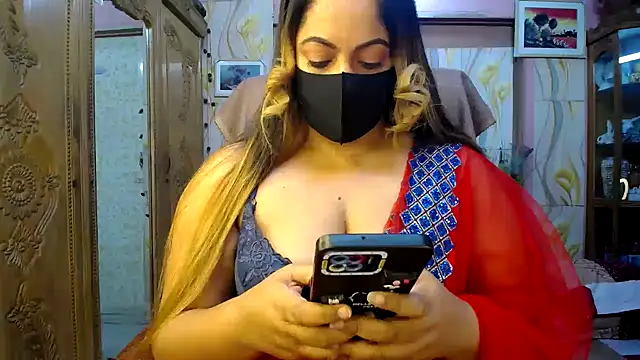 Snapshot of SohanaSabaSexy chatting on November 2025 05:12:01 PM SohanaSabaSexy online show from November 2025 05:12:01 PM