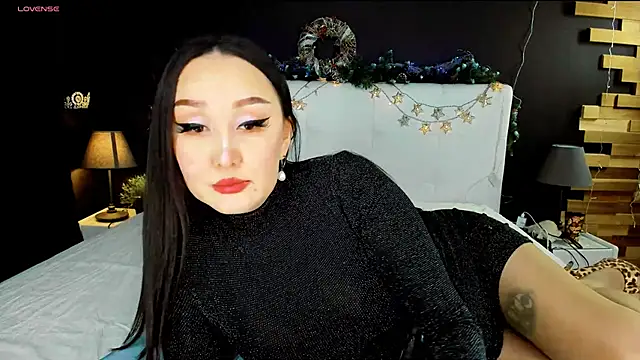 Julianna Jami online show from December 2024 04:36:01 PM