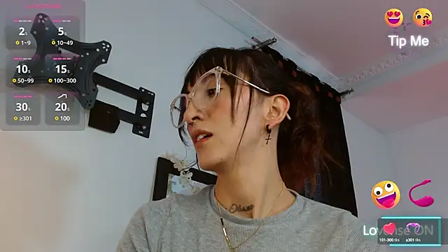 Snapshot of Sakura_and_yuki chatting on February 2025 06:26:01 PM Sakura and yuki online show from February 2025 06:26:01 PM