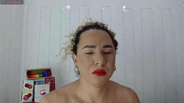 SofiaMadisson online show from January 2025 01:10:02 PM