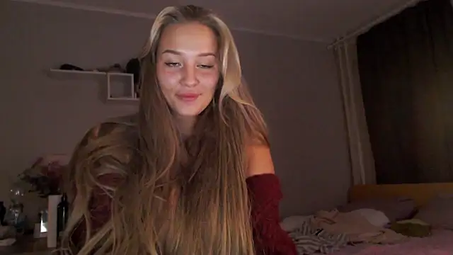 Snapshot of Milk_Bunny chatting on December 2024 04:52:01 PM Milk Bunny online show from December 2024 04:52:01 PM