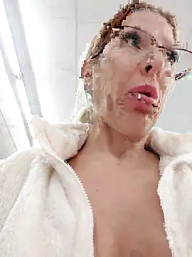 blondyruby online show from November 2025 05:24:01 PM