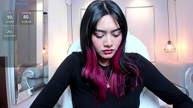 AzuraKindong online show from February 2025 07:31:02 PM