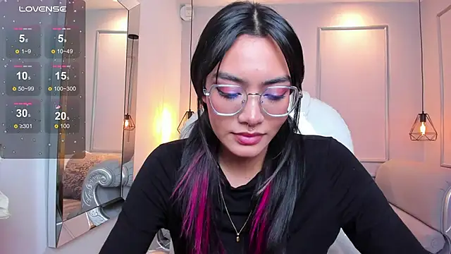 AzuraKindong online show from September 2025 07:26:02 PM