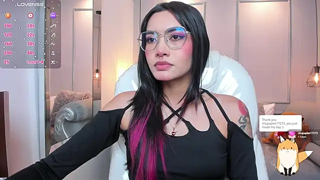 AzuraKindong online show from October 2025 07:23:02 PM