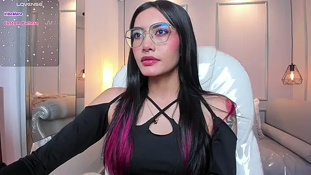 AzuraKindong online show from October 2025 07:24:02 PM