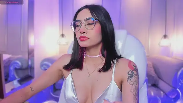 AzuraKindong online show from March 2026 07:32:01 PM