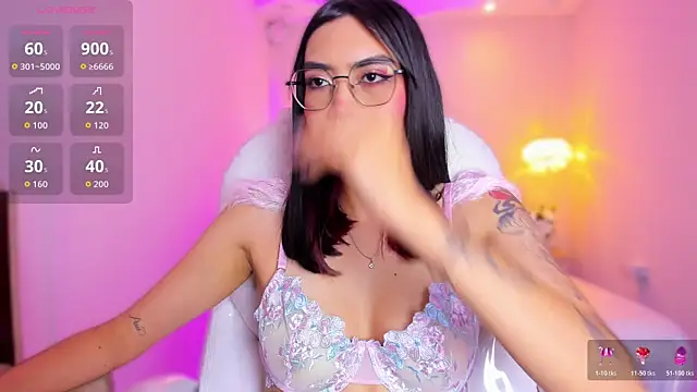 AzuraKindong online show from April 2026 07:20:02 PM