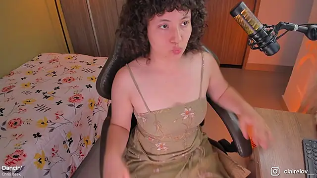 Snapshot of orchide_ chatting on January 2026 10:47:02 PM orchide online show from January 2026 10:47:02 PM