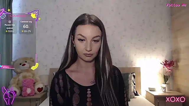 Snapshot of SecretSienna chatting on October 2025 12:27:01 PM SecretSienna online show from October 2025 12:27:01 PM