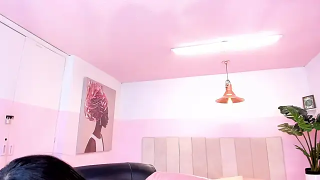 Snapshot of Red_lady chatting on January 2025 04:52:02 AM Red lady online show from January 2025 04:52:02 AM