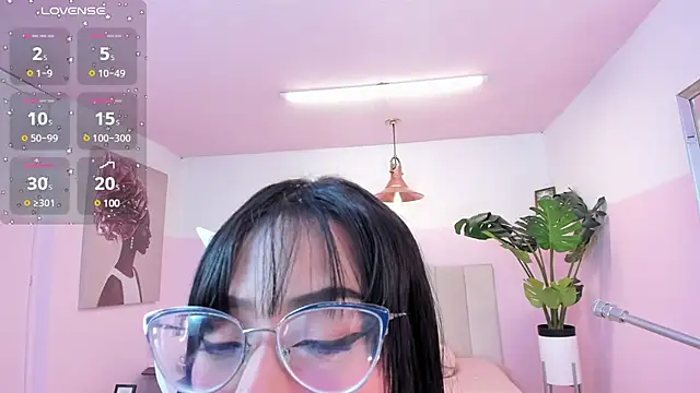 Snapshot of Red_lady chatting on January 2025 03:54:02 AM Red lady online show from January 2025 03:54:02 AM