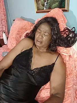 Snapshot of TALLNSEXY48 chatting on November 2025 10:20:02 PM TALLNSEXY48 online show from November 2025 10:20:02 PM