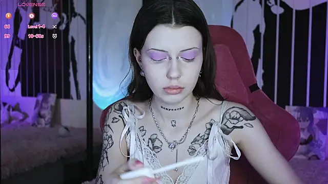 prettybones online show from February 2025 10:15:02 AM