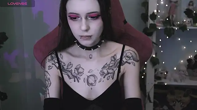 prettybones online show from April 2026 11:10:02 PM