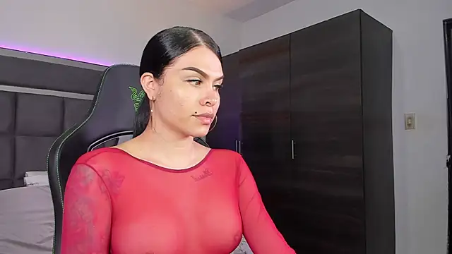 Snapshot of Emmilysantibanez chatting on November 2025 02:21:02 PM Emmilysantibanez online show from November 2025 02:21:02 PM