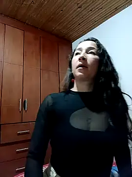 emilypoppy3 online show from October 2025 06:46:02 PM