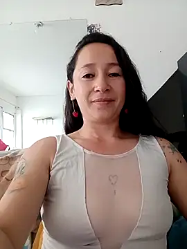 emilypoppy3 online show from November 2025 08:55:01 PM