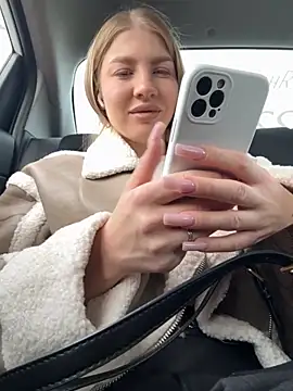 NewLale online show from October 2025 03:17:01 AM