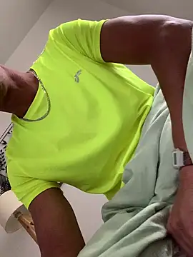 Snapshot of Yoyo6923 chatting on October 2025 07:17:02 AM Yoyo6923 online show from October 2025 07:17:02 AM