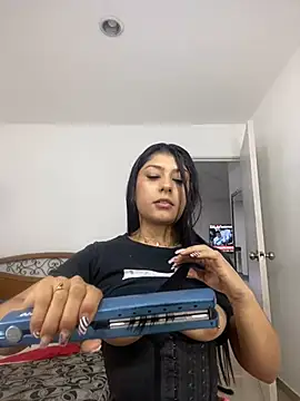 CandyRoxx1  online show from January 2025 12:17:02 AM