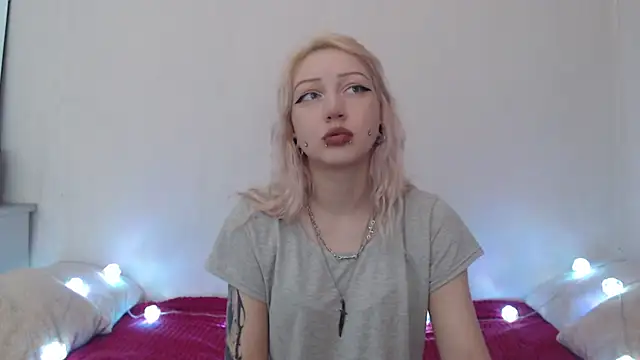 Snapshot of Emily_hardcore chatting on July 2026 09:38:01 PM Emily hardcore online show from July 2026 09:38:01 PM