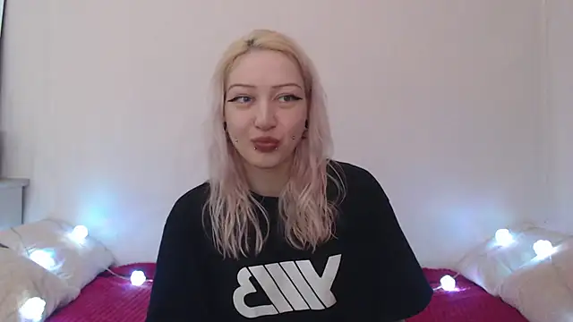Snapshot of Emily_hardcore chatting on July 2026 09:10:01 PM Emily hardcore online show from July 2026 09:10:01 PM