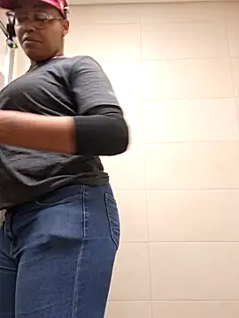 Snapshot of samone9 chatting on February 2025 02:25:02 AM samone9 online show from February 2025 02:25:02 AM