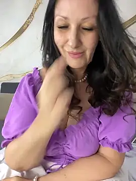 Katie-n online show from May 2026 06:42:02 AM