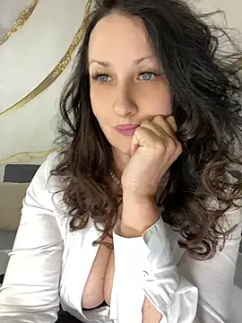 Katie-n online show from August 2026 04:48:01 AM
