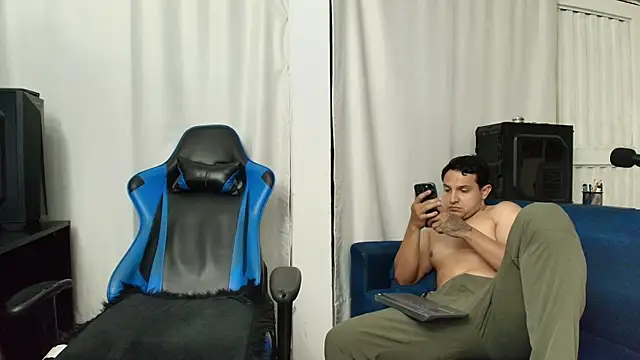 Snapshot of hott_dicks chatting on July 2026 01:49:01 AM hott dicks online show from July 2026 01:49:01 AM