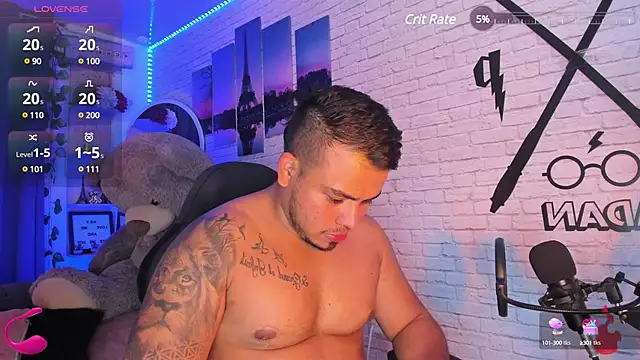 Snapshot of Naughty_Charly chatting on January 2025 06:12:02 PM Naughty Charly online show from January 2025 06:12:02 PM