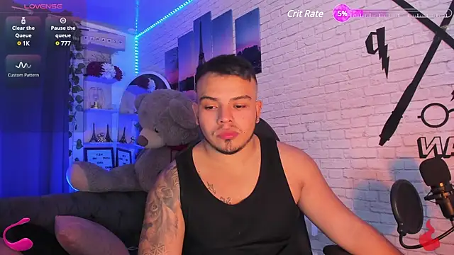 Snapshot of Naughty_Charly chatting on January 2025 07:45:01 PM Naughty Charly online show from January 2025 07:45:01 PM