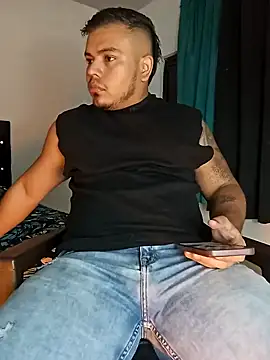 Snapshot of Naughty_Charly chatting on February 2025 11:04:01 AM Naughty Charly online show from February 2025 11:04:01 AM