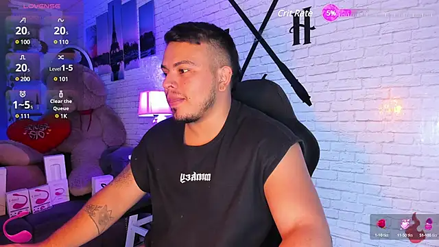 Snapshot of Naughty_Charly chatting on February 2025 10:47:01 PM Naughty Charly online show from February 2025 10:47:01 PM