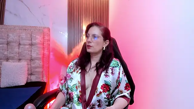 ada mclaine online show from November 2025 12:26:01 PM