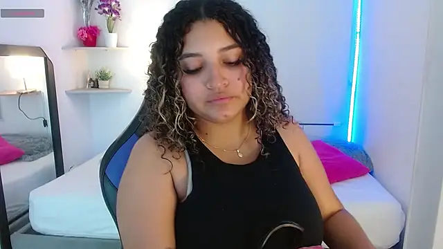 Julia Boobs online show from October 2025 12:17:02 PM