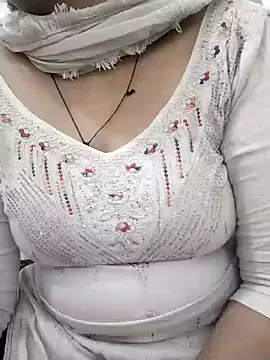 Cute nidhi online show from December 2024 04:52:01 AM