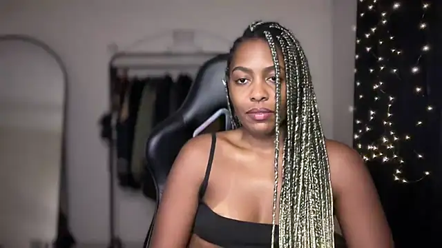 marisilva br online show from November 2025 12:00:01 AM